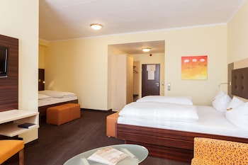 Standard Room, 2 Queen Beds (Cozy Sitting Corner)
