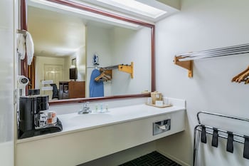 Room, 1 King Bed with Sofa bed, Non Smoking (Upgrade)