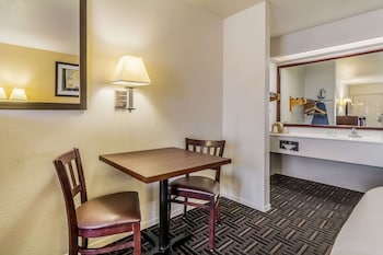 Standard Double Room, 2 Double Beds, Non Smoking