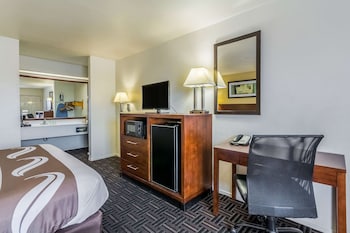 Room, 1 King Bed, Accessible, Non Smoking (Efficiency)