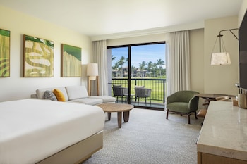 Room, 1 King Bed, Accessible, Resort View (Palace, Bathtub)