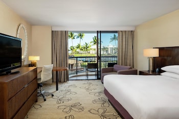 Room, 1 King Bed, Accessible, Resort View (Hearing)