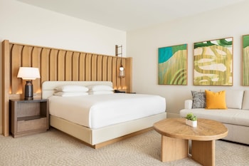 Room, 1 King Bed, Accessible, Resort View (Palace, Bathtub)