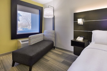 Standard Room, 1 King Bed, Accessible (Roll-In Shower)