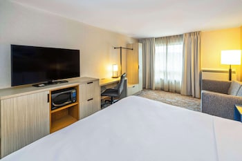 Room, 1 King Bed with Sofa bed, Non Smoking (Upper Floor, Stair Access Only)
