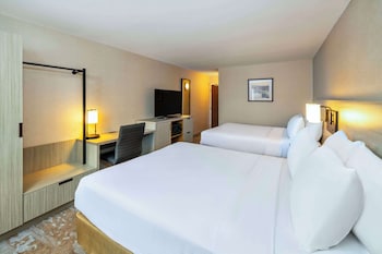 Room, 2 Queen Beds, Non Smoking (Upper Floor, Stair Access Only)