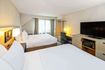 Room, 2 Queen Beds, Non Smoking (Upper Floor, Stair Access Only)