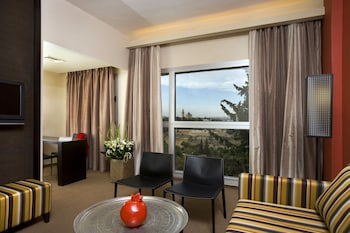 Deluxe Room, City View