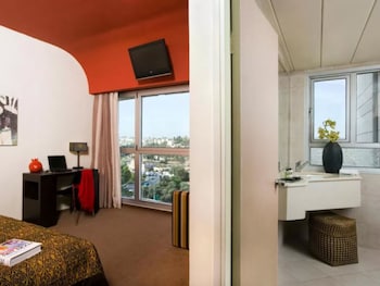 Deluxe Room, City View