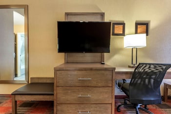 Standard Room 2 Queen Beds, Refrigerator, Non-Smoking