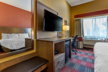 Standard Room 1 Queen Bed, Refrigerator, Non-Smoking