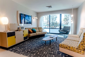 House of the Retro Future One-Bedroom Suite, 2 Queen Beds, Non-Smoking