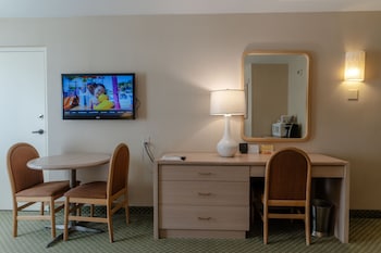 Room, 1 King Bed, Accessible, Non Smoking (Building 3, Mobility)