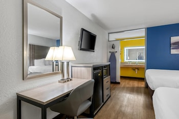 Room, 2 Queen Beds, Accessible, Non Smoking