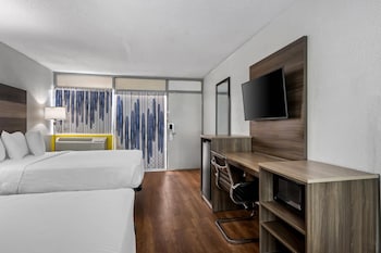 Standard Room, 2 Queen Beds, Non Smoking