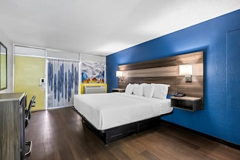 Standard Room, 1 King Bed, Non Smoking