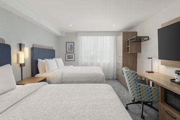 Room, 2 Queen Beds (Microwave/Fridge)