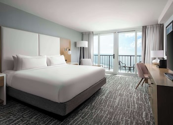 Suite, 1 King Bed, Accessible, Ocean View (Hearing)
