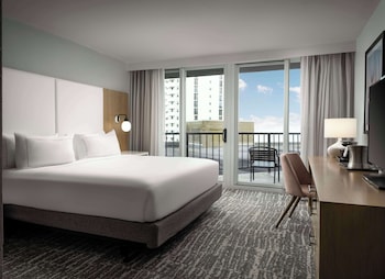 Room, 1 King Bed, Balcony