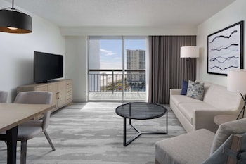 1 King Bed, Non Smoking, Ocean View