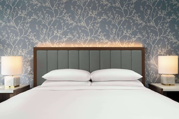 Premium Room, 1 King Bed, River View (Breakfast)