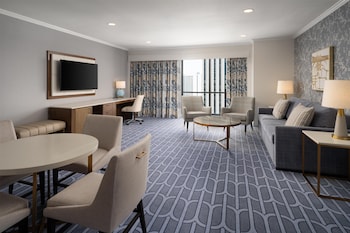 Premium Room, Bathtub (Mobility & Hearing, Parlor)