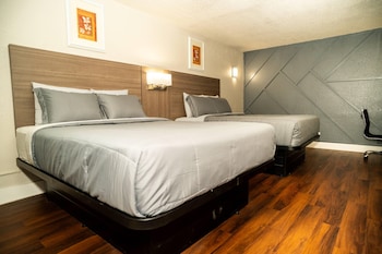 Standard Room, 2 Queen Beds, Non Smoking