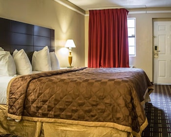 Standard Room, 1 King Bed, Smoking