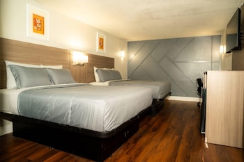 Standard Room, 2 Queen Beds, Non Smoking