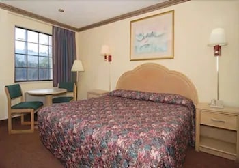 Standard Room, 1 King Bed, Non Smoking