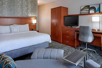 Standard Room, 1 King Bed with Sofa bed, Non Smoking, Courtyard View (Balcony)