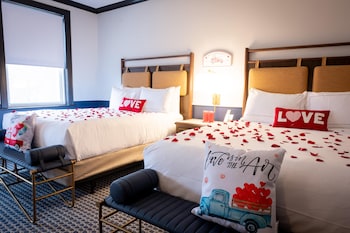 Room, 2 Queen Beds, Non Smoking