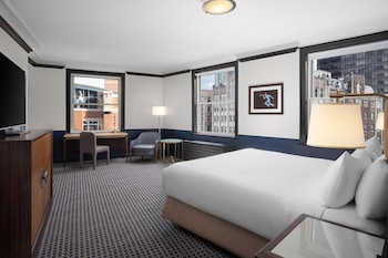 Room, 1 King Bed, City View, Corner