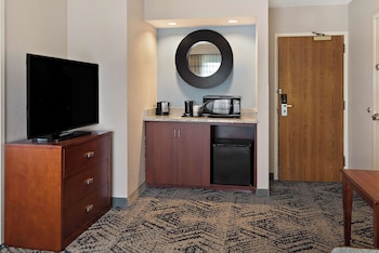Suite, 1 King Bed, Non Smoking (with Sofabed)