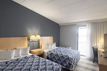 River-view Room, 2 Queen Beds with Jetted tub and Balcony