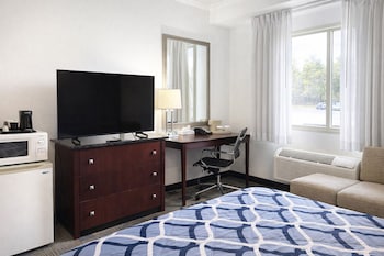 Deluxe Room, Queen Bed