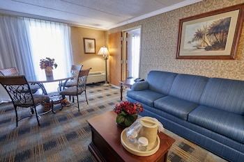 River-view Room, King Suite with Jetted tub and Balcony