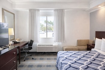 Deluxe Room, Queen Bed
