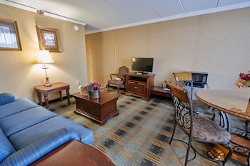 River-view Room, King Suite with Jetted tub and Balcony
