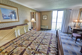 River-view Room, King Suite with Jetted tub and Balcony