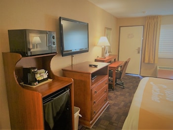 Room, 1 King Bed, Accessible, Bathtub (Non Smoking/Mobility/Grab Bars)