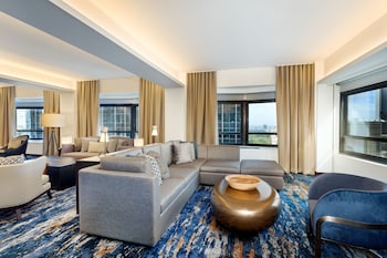 Presidential Suite, 1 King Bed, Corner