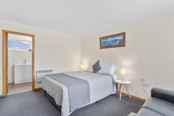 Standard Queen Room (Ground Floor)