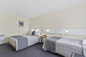 Standard Twin Room (Upstairs)