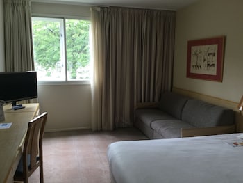 Standard Room, 1 Queen Bed