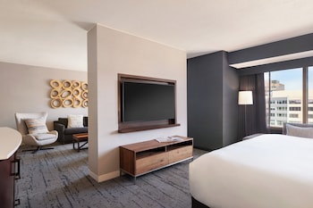 Suite, 1 King Bed, City View (Ethan Allen)