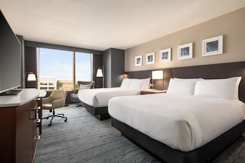 Room, 2 Queen Beds, Accessible (Mobility, Roll-In Shower)
