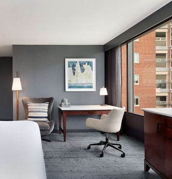 Superior Room, 1 King Bed