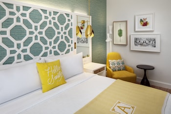 Classic Room, 1 King Bed, Accessible