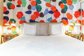 Room, 1 King Bed (Better-than-Basic)
